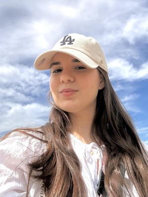Ana Luisa, 22