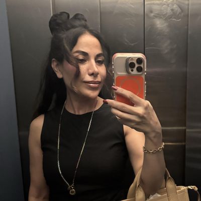Nastaran, 40