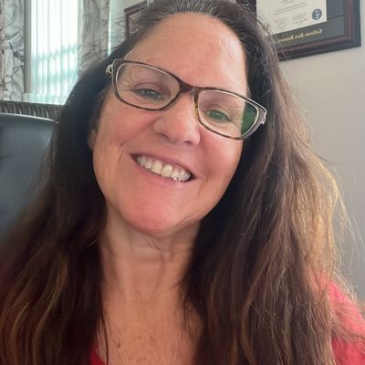 Angela, 59