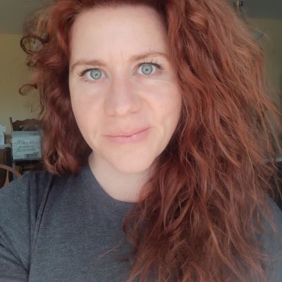 Sara, 43