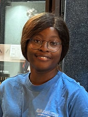 Elizabeth, 25
