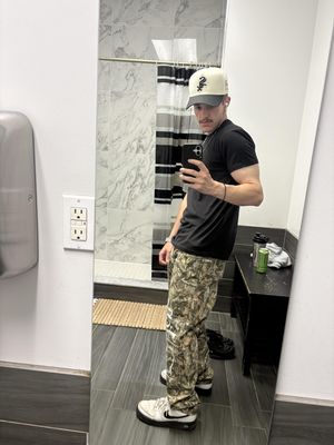Sean, 24
