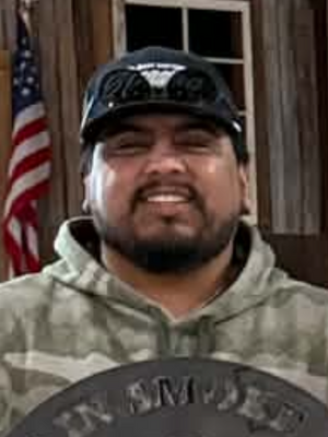 Marcos, 32