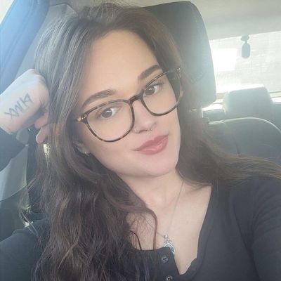 Olivia, 26
