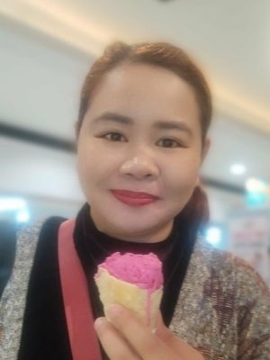 Marian, 37