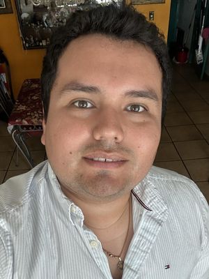 Sebastian, 32